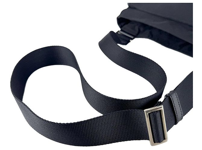 Prada Nylon Schultertasche Schwarz - Ansicht 10