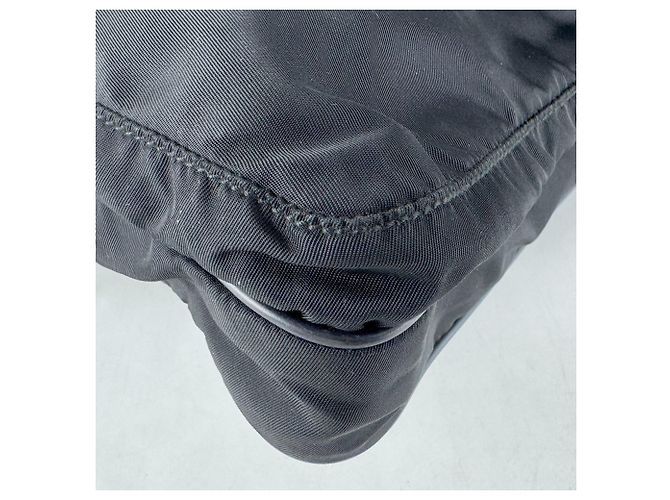 Prada Nylon Schultertasche Schwarz - Ansicht 8