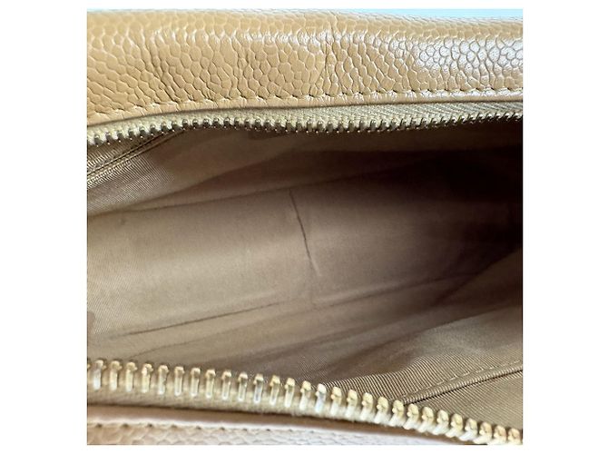 Borsa a tracolla Chanel in vitello martellato beige - vista 11