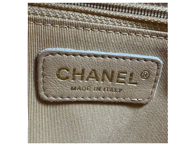 Borsa a tracolla Chanel in vitello martellato beige - vista 12