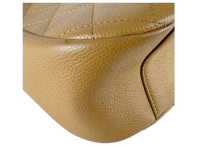 Borsa a tracolla Chanel in vitello martellato beige - vista 7