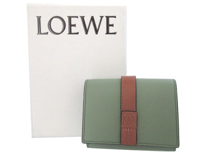 Cartera compacta de piel Loewe Anagram Trifold Verde - vista 2