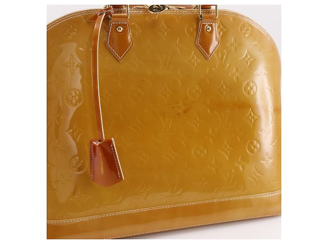 Borsa Louis Vuitton Alma GM in giallo - vista 10