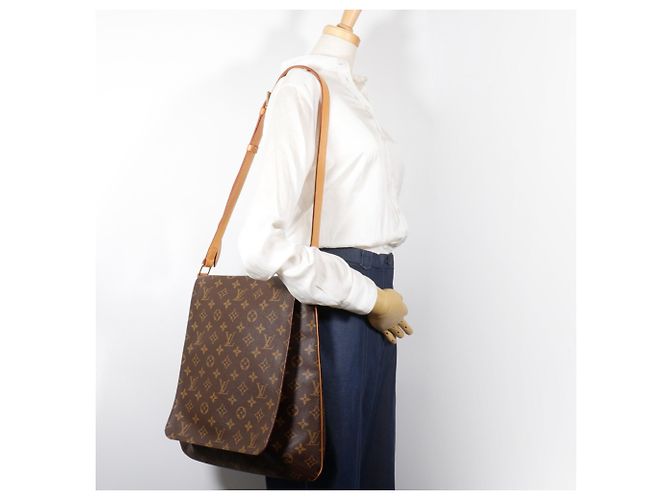 Borsa a tracolla Louis Vuitton Musette M51256 Marrone - vista 18