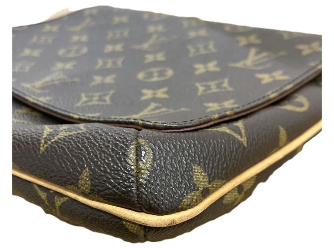 Bolso de hombro Louis Vuitton Monogram Musette Tango Castaño - vista 4