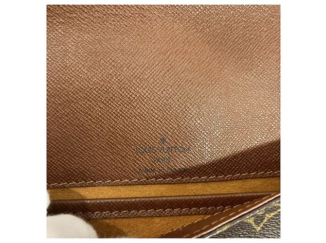 Bolso de hombro Louis Vuitton Monogram Musette Tango Castaño - vista 6