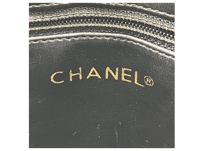 Borsa a tracolla Chanel in pelle d'agnello matelassé trapezoidale con ciondolo a placca Nero - vista 10