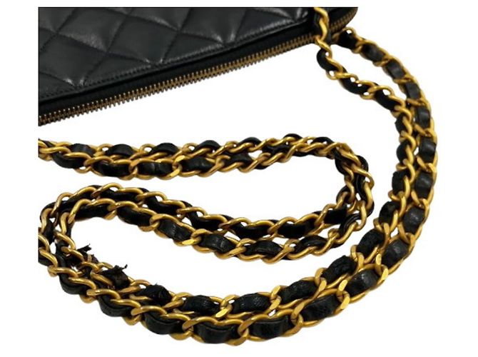 Borsa a tracolla Chanel in pelle d'agnello matelassé trapezoidale con ciondolo a placca Nero - vista 5
