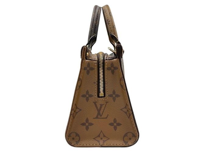 Bolso Louis Vuitton OnTheGo EW Monogram Castaño - vista 4