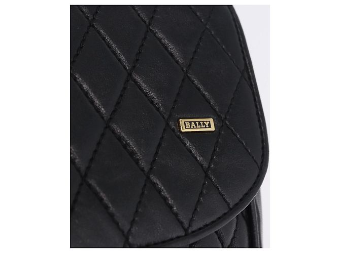 Bolsa de Ombro com Corrente BALLY em Couro Preto e Dourado Auth 201246 - vista 14