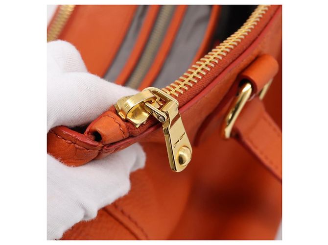 Borsa Miu Miu Vitellolux in pelle 2way Orange Gold Auth 197285V D'oro Arancione - vista 24