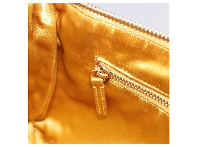 Borsa a tracolla con catena PRADA in camoscio Giallo Oro Auth 202450 D'oro - vista 24