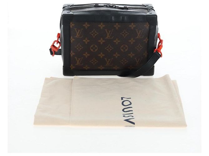 LOUIS VUITTON Solar Powered Ray Soft Trunk Shoulder Bag M44427 LV Auth 203303M Monogramma - vista 12