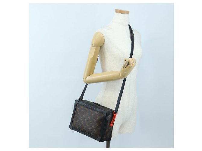 LOUIS VUITTON Solar Powered Ray Soft Trunk Shoulder Bag M44427 LV Auth 203303M Monogramma - vista 27