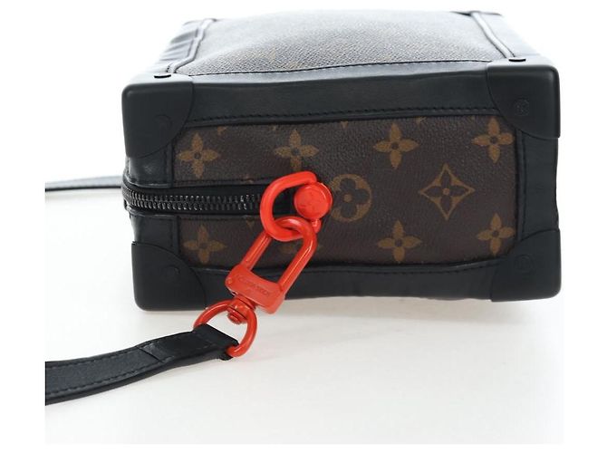 LOUIS VUITTON Solar Powered Ray Soft Trunk Shoulder Bag M44427 LV Auth 203303M Monogramma - vista 3