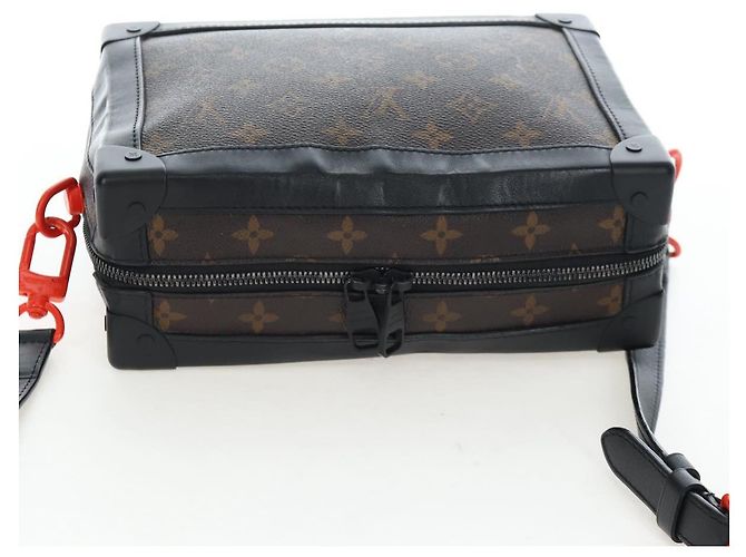 LOUIS VUITTON Solar Powered Ray Soft Trunk Shoulder Bag M44427 LV Auth 203303M Monogramma - vista 6