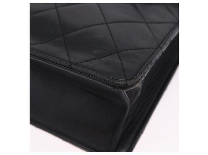 Borsa a tracolla CHANEL Matelasse in pelle d'agnello nera con CC dorato Auth 203208 Nero D'oro - vista 12