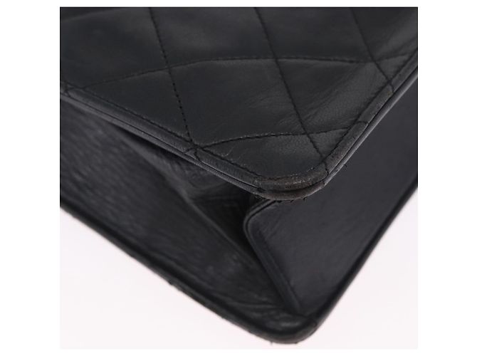 Borsa a tracolla CHANEL Matelasse in pelle d'agnello nera con CC dorato Auth 203208 Nero D'oro - vista 13