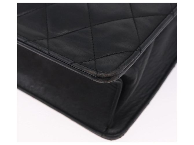 Borsa a tracolla CHANEL Matelasse in pelle d'agnello nera con CC dorato Auth 203208 Nero D'oro - vista 14