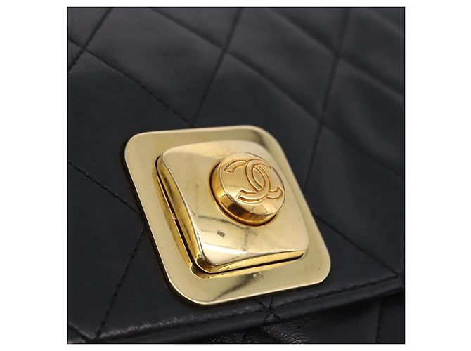 Borsa a tracolla CHANEL Matelasse in pelle d'agnello nera con CC dorato Auth 203208 Nero D'oro - vista 15