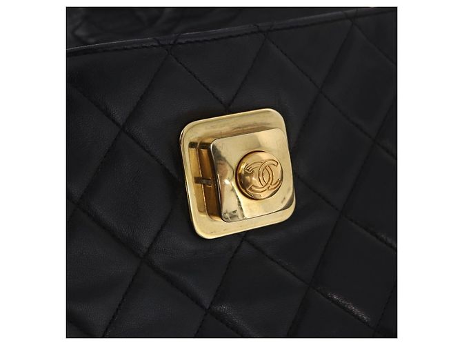 Borsa a tracolla CHANEL Matelasse in pelle d'agnello nera con CC dorato Auth 203208 Nero D'oro - vista 22