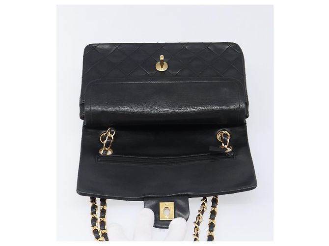 Borsa a tracolla CHANEL Chain Matelasse 23 in pelle d'agnello nera e oro CC Auth 200454SAM Nero D'oro - vista 15