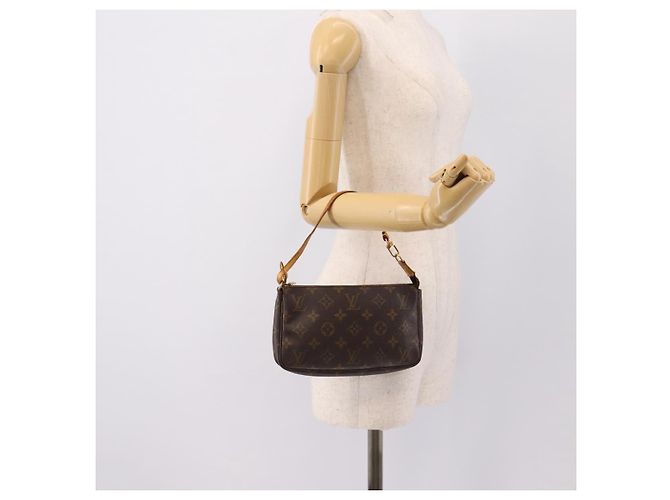 LOUIS VUITTON Monogram Pochette Accessoires Pouch M51980 LV Auth 197900A Monograma - vista 21