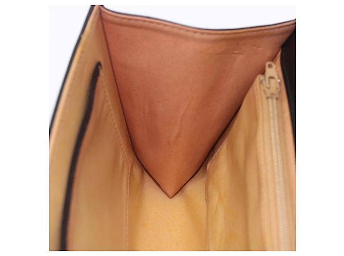Céline Borsa a tracolla con catena CELINE in pelle nera e oro Auth mr2876A Nero D'oro - vista 21