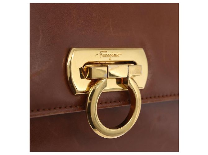 Borsa a tracolla Salvatore Ferragamo Gancini in pelle marrone e oro Auth 202457 D'oro - vista 18