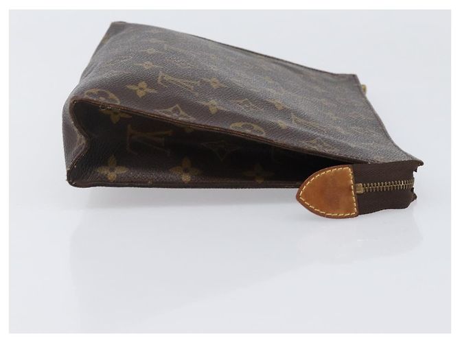 LOUIS VUITTON Monogram Poche Toilette 26 Pouch M47542 LV Auth 201226A Monogramma - vista 3