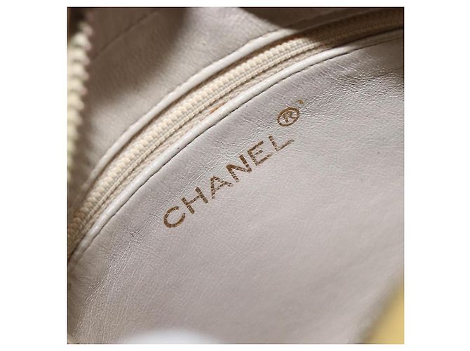 Borsa a tracolla con catena CHANEL in pelle Gold CC Auth 200713 D'oro - vista 17