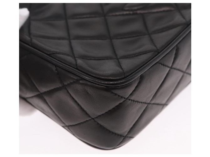 Borsa a tracolla CHANEL Matelasse con catena in pelle d'agnello nera e oro CC Auth 200580V Nero D'oro - vista 10