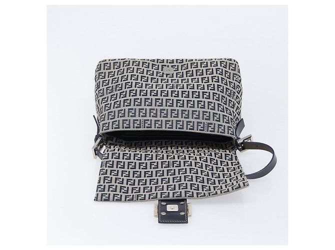 Borsa a tracolla FENDI Zucchino Canvas Mamma Baguette Navy Silver Auth 200709V Argento Blu navy - vista 19