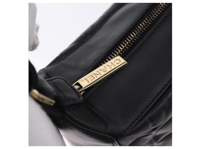 CHANEL Choco Bar Schultertasche aus Lammleder Schwarz Gold CC Auth 200511V Golden - Ansicht 15