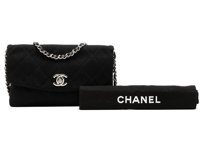 Borsa a tracolla Chanel Mini CC in jersey matelassé nero - vista 7