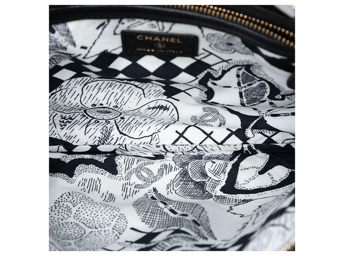 Clutch Chanel Medium Goatskin Lucky Clover O Case Nera Nero - vista 4
