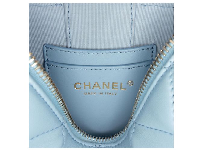 Mini Vanity Case Verticale Chanel in Lambskin Matelassé Blue CC - vista 5