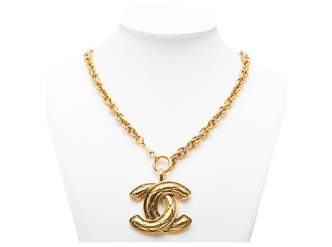 Colar com pingente acolchoado Chanel CC banhado a ouro Dourado - vista 5