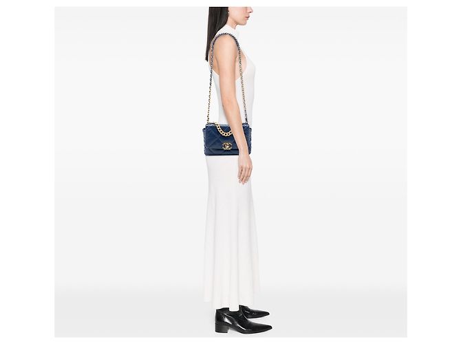 Borsa Chanel 19 Flap Medium in pelle di agnello blu - vista 7