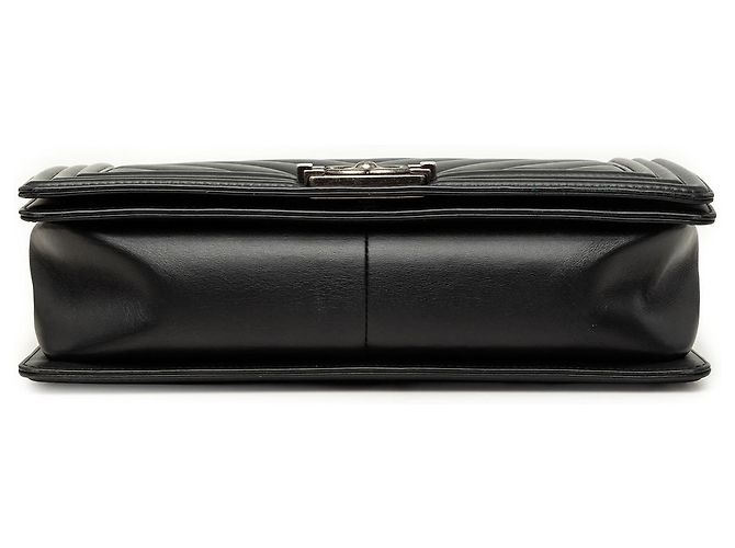 Borsa a tracolla Chanel Boy Flap Medium Chevron in pelle d'agnello nera Nero - vista 3