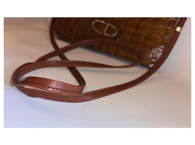Bolso de mano Christian Dior en cuero grabado cocodrilo con correa Castaño Caramelo - vista 12