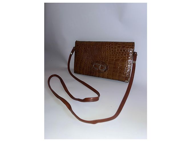Bolso de mano Christian Dior en cuero grabado cocodrilo con correa Castaño Caramelo - vista 13