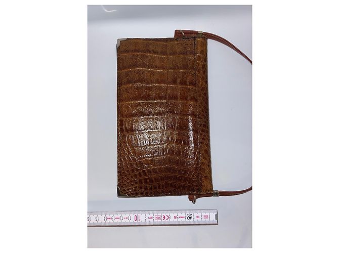 Bolso de mano Christian Dior en cuero grabado cocodrilo con correa Castaño Caramelo - vista 3
