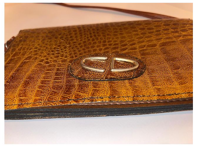 Bolso de mano Christian Dior en cuero grabado cocodrilo con correa Castaño Caramelo - vista 4