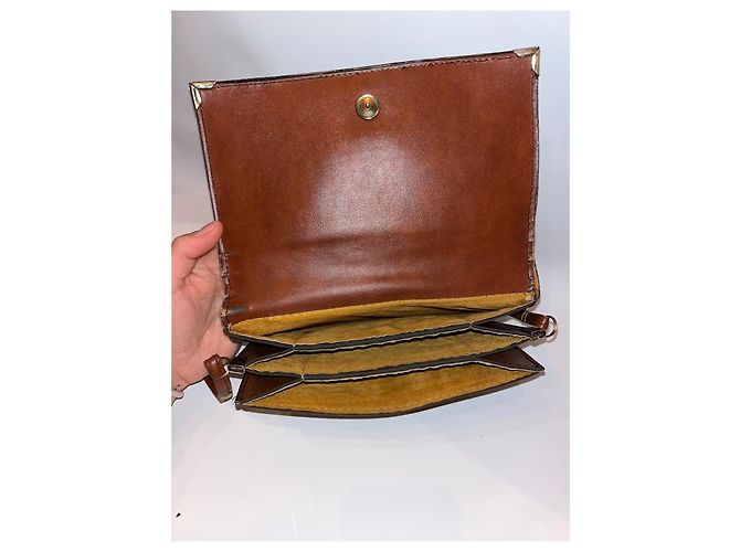 Bolso de mano Christian Dior en cuero grabado cocodrilo con correa Castaño Caramelo - vista 7