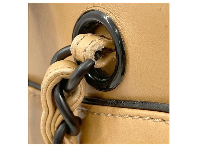 Borsa Tote con catena Chanel in vitello beige - vista 13