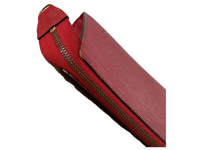 Louis Vuitton Epi Leather Pochette Accessoires Roja - vista 5