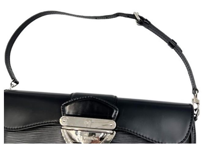 Louis Vuitton Epi Pochette Montaigne in Noir Nero - vista 10