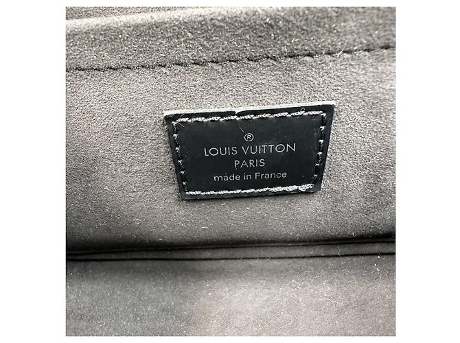 Louis Vuitton Epi Pochette Montaigne in Noir Nero - vista 11