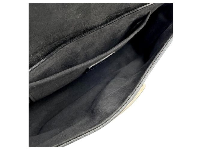 Louis Vuitton Epi Pochette Montaigne in Noir Nero - vista 9